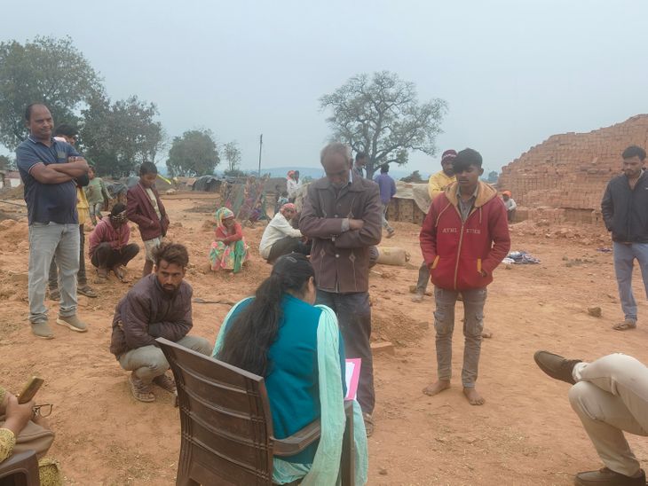 नाबालिग को परीक्षा देने से रोका, ईट भट्टे पर छापा:  रायसेन में 3 परिवार बंधुआ मजदूरी से मुक्त कराए; 12 परिवार करते हैं काम – Raisen News