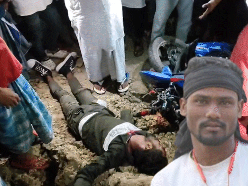 गोड्डा के अलहीरा स्कूल के पास हादसा:  तेज रफ्तार ट्रैक्टर की टक्कर से युवक की मौत, चालक गाड़ी खड़ा कर हुआ फरार – Godda News