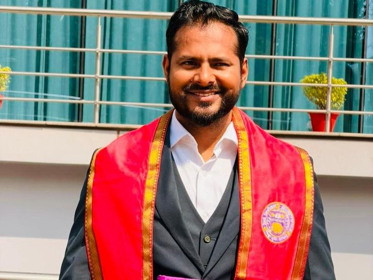 Ghazipurs Dr. Ashfaq Khan Becomes Neurosurgeon, Honored by Vice President
