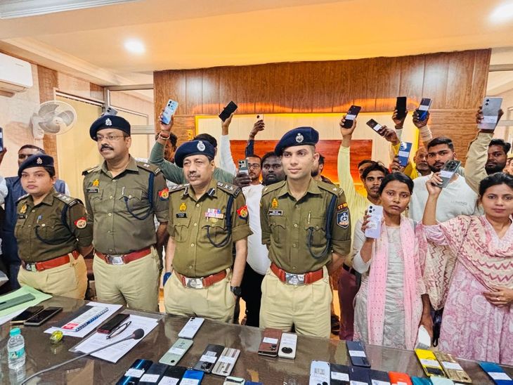 Unnav Police Recover 101 Missing Mobiles Worth Rs 22.50 Lakh