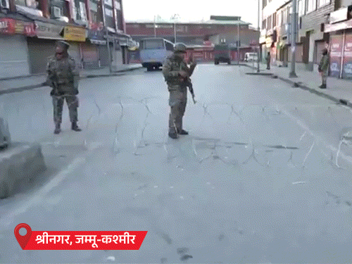 इजराइल-ईरान जंग, श्रीनगर लगातार दूसरे दिन बंद:  कंटीले तारों से गलियां-सड़कें ब्लॉक, मोदी की 5 प्रमुख राष्ट्राध्यक्षों से चर्चा; UAE से 4 फ्लाइट भारत पहुंचीं