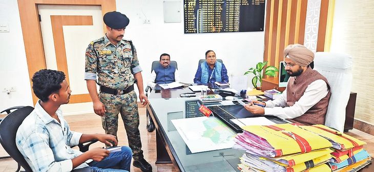 24 मामलों की सुनवाई, पदाधिकारियों को समय से मामले के निष्पादन का दिया निर्देश