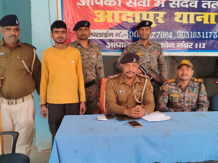 फेसबुक पर हथियार लहराते फोटो वायरल:युवक गिरफ्तार, पूछताछ में जुटी पुलिस