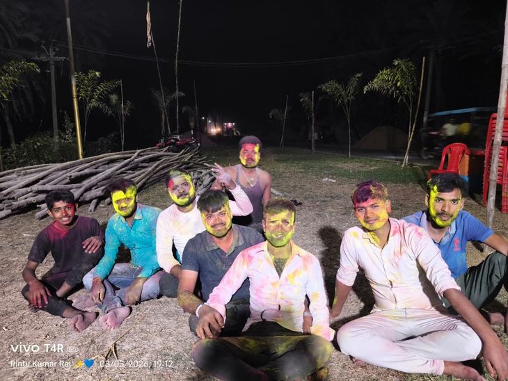 सलौना में चैती दुर्गा मेला समिति का होली मिलन समारोह:एक-दूसरे को अबीर-गुलाल लगाकर होली की शुभकामनाएं दीं, सामाजिक समरसता बढ़ाने पर जोर देने की बात कही