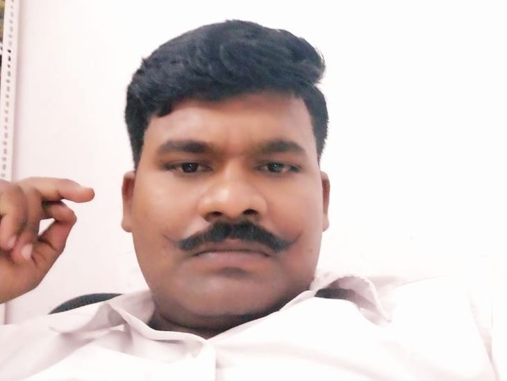 दिल्ली से होली मनाने आए युवक की मौत:घर में फंदे से लटका मिला शव, 35 साल का था; परिवार ने जताई साजिश की आशंका