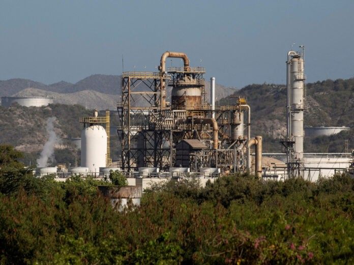 इजराइल-ईरान-जंग के बीच भारत के पास 25-दिन का तेल बचा:  सरकार नए सप्लायर्स की तलाश में; फिलहाल पेट्रोल-डीजल के दाम नहीं बढ़ेंगे