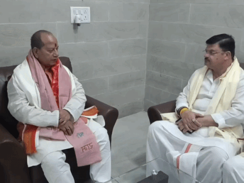 बिहार के डिप्टी सीएम अयोध्या पहुंचे:रामलला के दर्शन करेंगे, बोले– दुनिया को युद्ध नहीं, शांति चाहिए