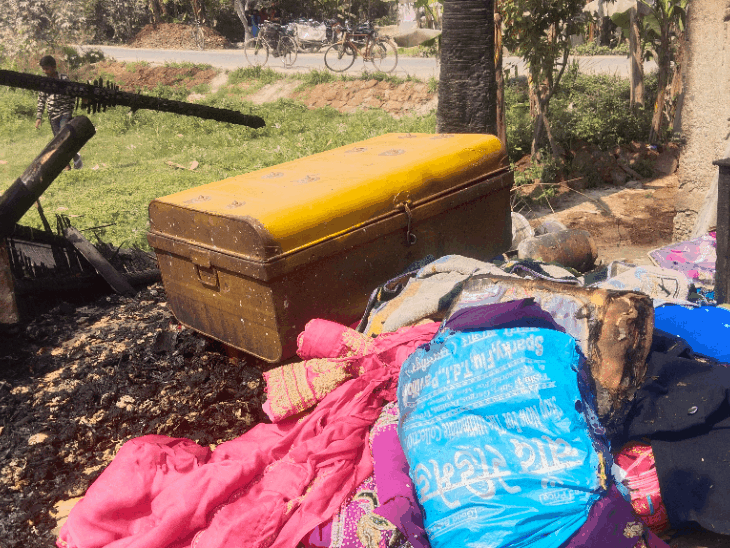 जंदाहा में वर पर घर में आग लगाने का आरोप:10 लाख की संपत्ति जलकर राख, पीड़िता बोली- पेट्रोल छिड़ककर घटना को दिया अंजाम