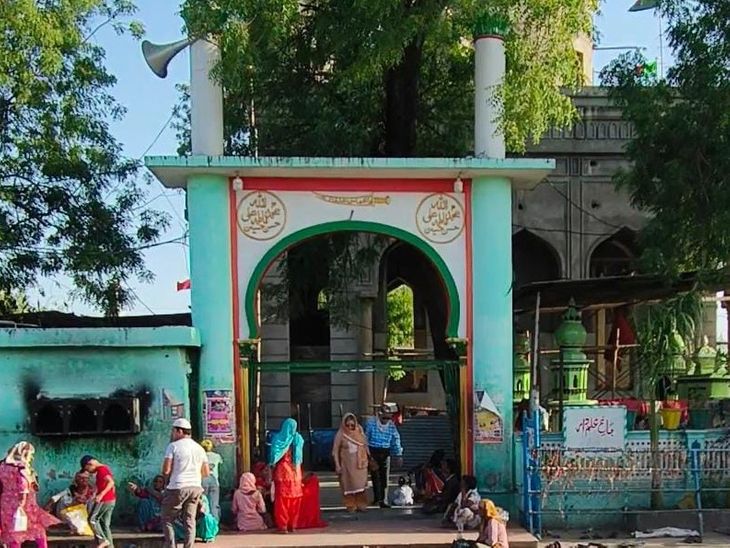 जावरा हुसैन टेकरी में आज बंटेगा विशेष लोबान:  होली की रात उमड़ेंगे हिंदू-मुस्लिम श्रद्धालु; 500 जवान तैनात, 4 सेक्टर में बंटी व्यवस्था – Ratlam News