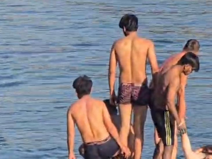 बेतवा नदी में दो युवक डूबे, एक की मौत:  दूसरे की तलाश जारी, निवाड़ी के ओरछा में होली मनाने आए थे – Niwari News