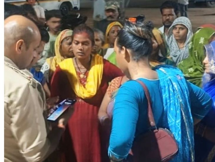 कटनी में RPF-GRP जवानों पर मारपीट का आरोप:  स्थानीय लोगों ने कोतवाली में किया हंगामा; एक जवान घायल – Katni News