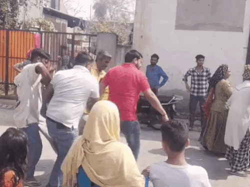 जींद की फैक्ट्री में आग, 4 महिलाओं की मौत:17 मजदूर झुलसे; मेन गेट पर बाहर से ताला लगा था, निकल नहीं पाए तो छत से कूदे