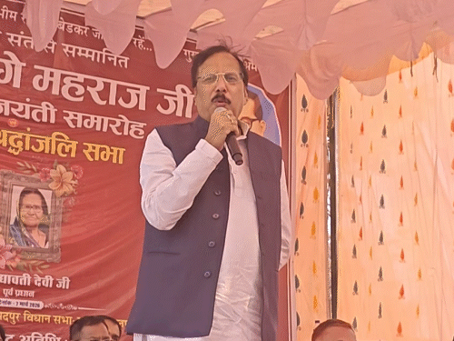 Mau MP Rajiv Rai Alleges Threat | Ministers Father Comment
