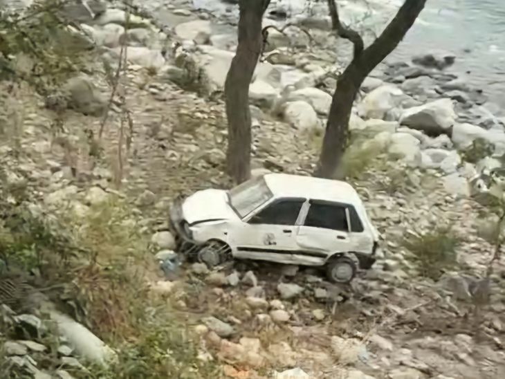Driver Critically Injured in Ravi River Bank Car Crash