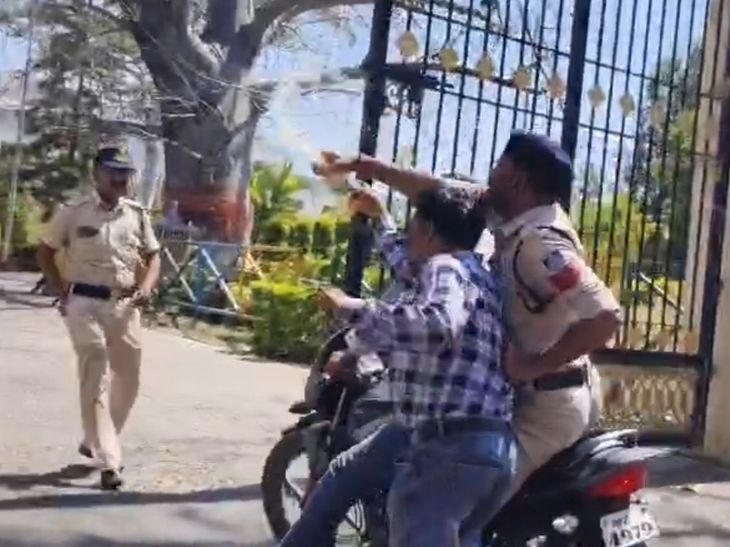 कलेक्टोरेट गेट पर युवक ने की आत्मदाह की कोशिश:  सागर में पेट्रोल से भरी बोतल लेकर पहुंचा, पुलिस ने पीछे दौड़कर रोका – Sagar News