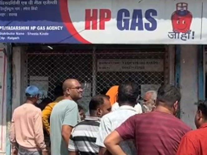 Raigarh Gas Cylinder Shortage: Server Down Hampers Supply | Hotels Face ...