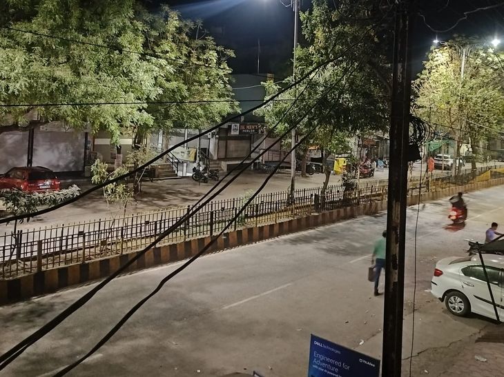 पेटलावद में महीनों से बंद स्ट्रीट लाइटें हुईं चालू:  प्रभारी सीएमओ वर्मा के निर्देश पर मुख्य मार्ग रोशन; लोगों को व्यवस्था सुधार की उम्मीद – Jhabua News