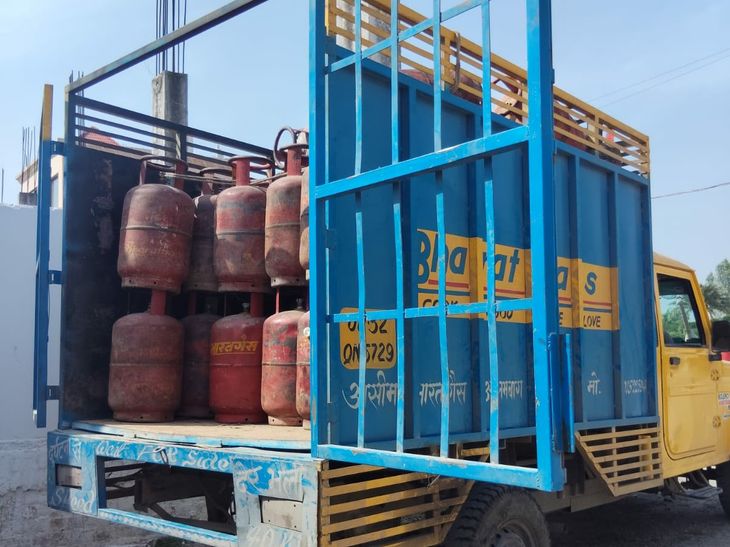 UP Gas Cylinder Black Marketing Seized | Mohan Road Action