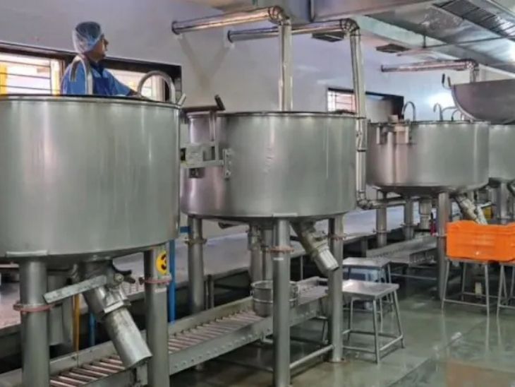 शिर्डी में साईं ट्रस्ट 200 किलो गैस रोज बचा रहा:  सोलर सिस्टम से रोज बन रहा 40 हजार श्रद्धालुओं का खाना; सरकार ने यूनिक मॉडल बताया