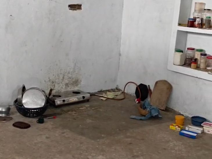 छतरपुर में घर से जेवर-नकदी के साथ गैस सिलेंडर चोरी:  इलाज कराने ग्वालियर गया था परिवार, पुलिस ने दर्ज नहीं की FIR – Chhatarpur (MP) News