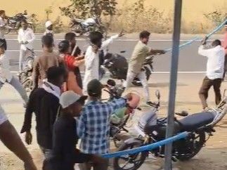 पैसों के लेनदेन पर बीच सड़क चले लाठी-डंडे:  चौरई के समसवाड़ा में 2 पक्षों में मारपीट; नुकीले हथियार से भी हमला, 8 लोग घायल – Chhindwara News