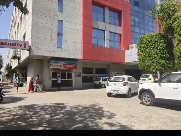 उज्जैन-नागदा मार्ग पर कार-ट्रक टक्कर:  सांवरिया सेठ जा रहे 2 युवकों की मौत, 2 गंभीर घायल – Ujjain News