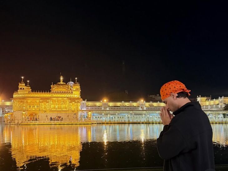 क्रिकेटर अभिषेक शर्मा को अमृतसर में दी गई श्रद्धांजलि: टी-20 वर्ल्ड कप फाइनल के बाद आए और मां के साथ किए धार्मिक स्थलों के दर्शन
