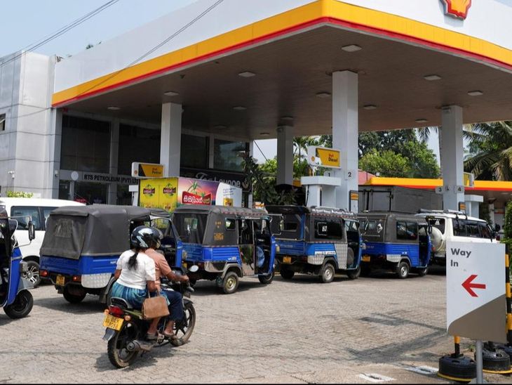 श्रीलंका में पेट्रोल-डीजल 81 रुपए तक महंगा:  पेट्रोल 398 और डीजल 382 रुपए लीटर हुआ, अमेरिका-इजराइल और ईरान जंग का असर