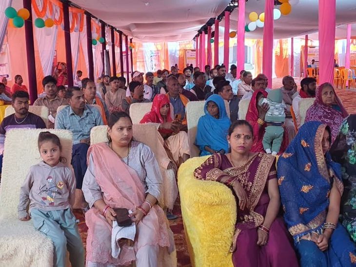 Shravasti Vikas Mela: Gas Subsidy & Ration Cards Distributed