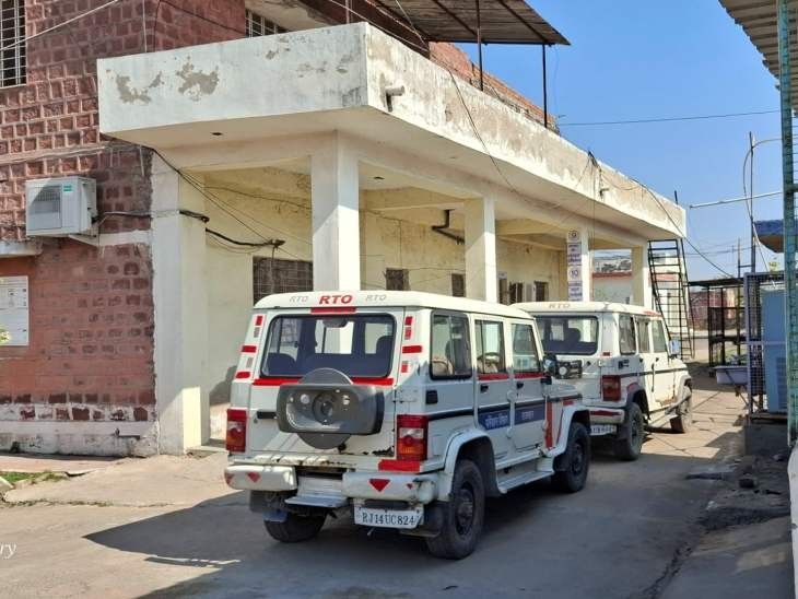 धौलपुर में परिवहन विभाग का ‘ऑपरेशन कैच’:  टैक्स जमा नहीं कराने वाले 54 वाहन सीज, 15.20 लाख रुपए वसूले – Dholpur News