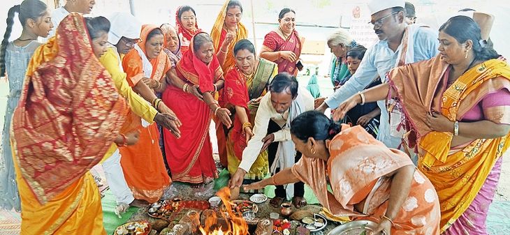Foundation Day, Havan-Pujan, Maha Aarti and Bhandara organized at Mata ...