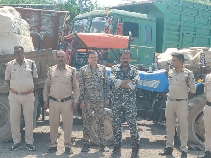 15 लाख के अवैध पत्थर से भरे दो ट्रेक्टर पकड़े:  मुरैना में आरोपी ड्राइवर कूद कर फरार, पत्थर चोरी का केस दर्ज – Morena News