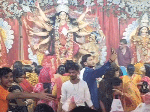 बेगूसराय के मंदिरों में रामनवमी पर उमड़ी भीड़:  हर ओर श्रद्धा और भक्ति का माहौल, भक्तों ने लगाए जय श्री राम के नारे; 225 जगहों पर पुलिस तैनात – Begusarai News