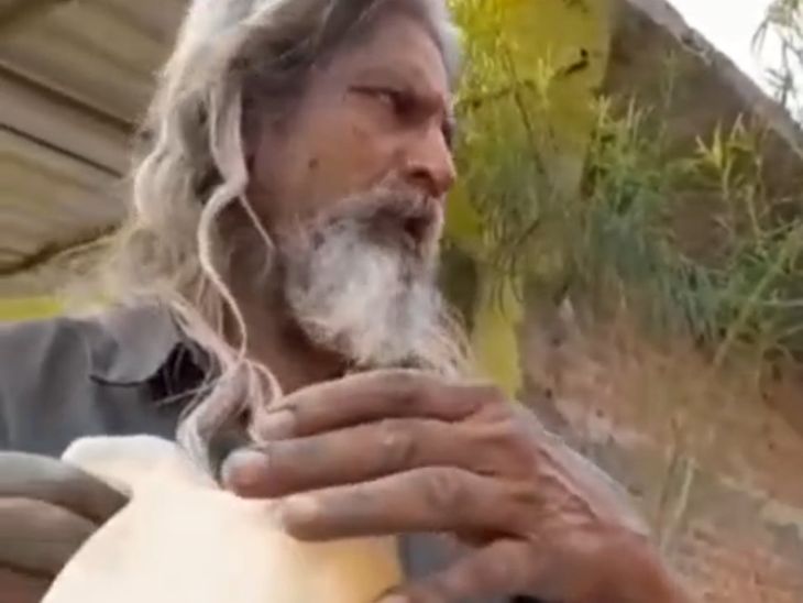 ब्लैक में 200 रुपये लीटर बिक रहा पेट्रोल, VIDEO:  स्थानीय लोग बोले- ज्यादा में खरीदारी करना मजबूरी; पालदेव में मुनाफाखोरी – Satna News