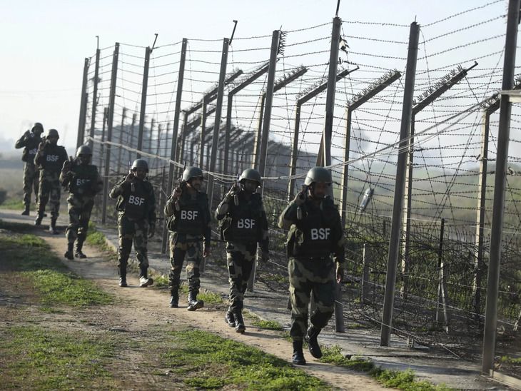 भारत की पाकिस्तान-बांग्लादेश बॉर्डर पर एंटी-ड्रोन-सेंसर से निगरानी:चीन सीमा पर पेट्रोलिंग 3 गुना बढ़ी, लद्दाख में ITBP के 29 नए आउटपोस्ट बने