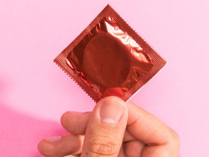 कंडोम के दाम 50% तक बढ़ सकते हैं: ईरान युद्ध से कच्चे माल की सप्लाई बाधित - SadhnaNEWS Hindi News