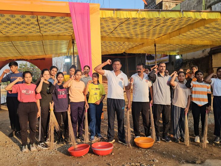 पूर्व सैनिकों ने चलाया स्वच्छता अभियान:  कोंडागांव में राम मंदिर, शीतला माता मंदिर समेत चार मंदिरों की हुई सफाई – Kondagaon News