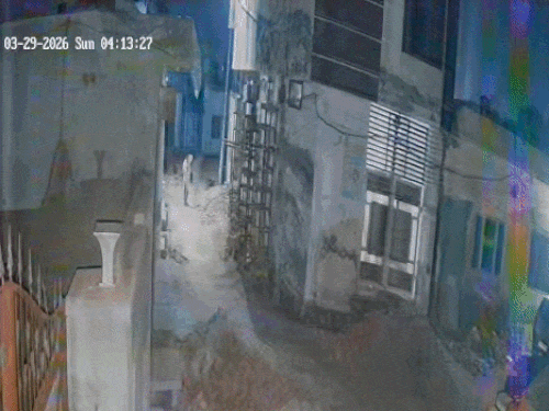 पंजाब- बरनाला में जैक से उठाई जा रही बिल्डिंग गिरी:अंदर सो रहे 3 लोगों की मलबे में दबकर मौत; VIDEO सामने आया