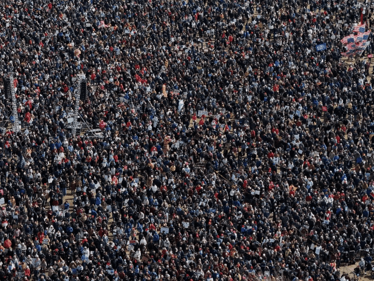 अमेरिका में ट्रम्प के खिलाफ 80 लाख लोगों का प्रदर्शन, पद से हटाने की मांग - HeadlinesNow Hindi News