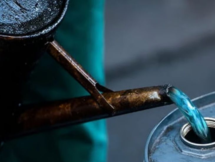 पेट्रोल पम्प पर केरोसिन भी मिलेगा, केंद्र सरकार का फैसला:जिले में 2 पम्प पर सुविधा मिलेगी, तेल कंपनियां अधिकतम 5 हजार लीटर तेल रख सकेंगी