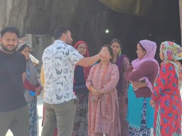 Gholteer-Maroda Tunnel Protest | School Damaged, Villagers Halt Work