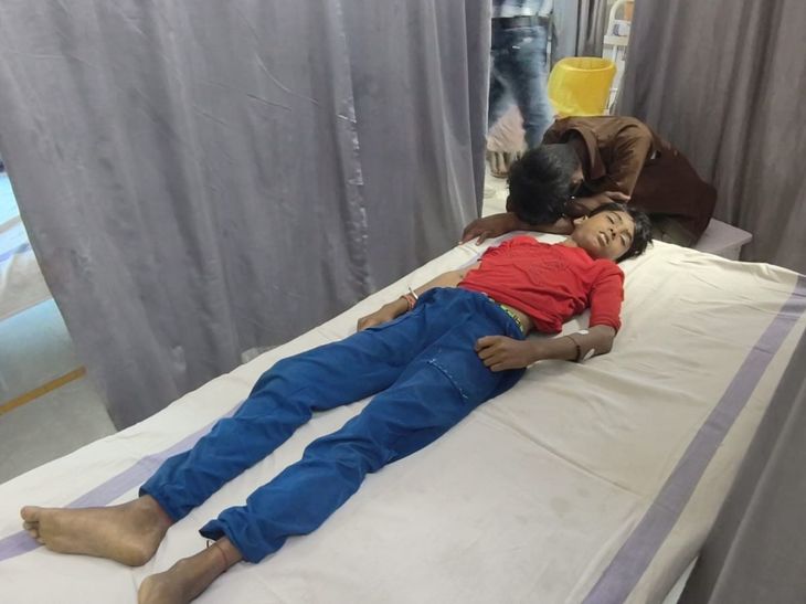 शाजापुर में 10 साल के बच्चे की करंट से मौत:  घर के बाहर पानी की मोटर का वायर निकालते समय हादसा – shajapur (MP) News