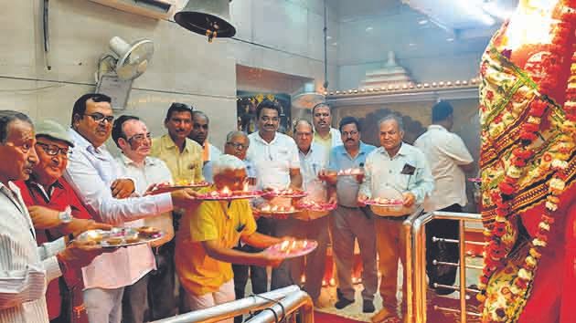 Chants of Jai Shri Ram and Jai Hanuman were heard during the Deepdan ...