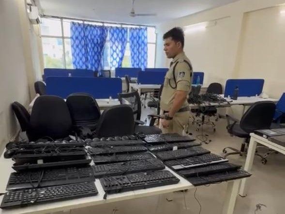 उज्जैन पुलिस ने फर्जी कॉल सेंटर का किया भंडाफोड़:  4 आरोपी गिरफ्तार, शेयर ट्रेडिंग के नाम पर ठगी करते थे – Ujjain News