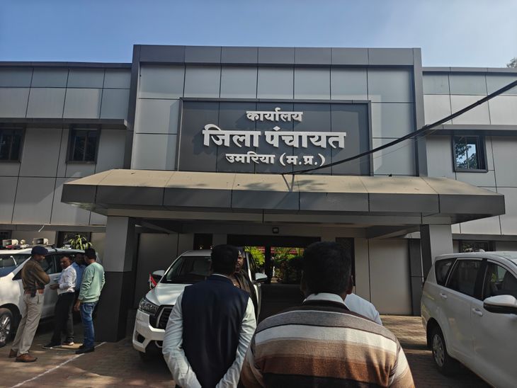 उमरिया में 60 सरपंचों पर करोड़ों की वसूली:  15 दिन में राशि जमा न करने पर संपत्ति होगी नीलाम – Umaria News