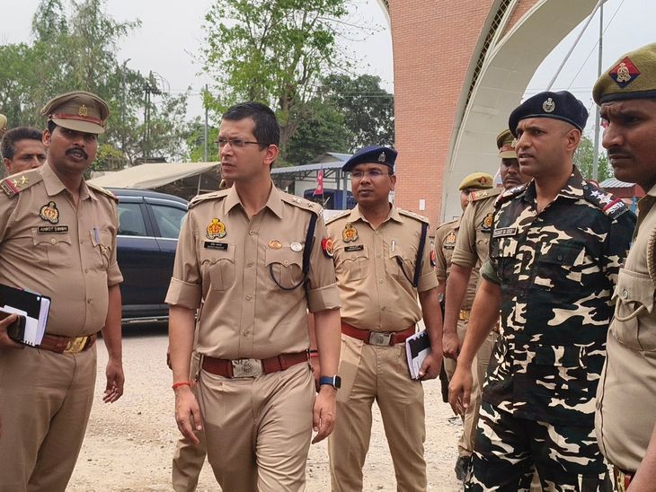 Maharajganj SP Shakti Mohan Visits India-Nepal Border Security