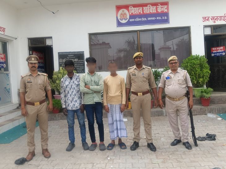 Mau South Tola Police Arrest 3 With Illegal Knives