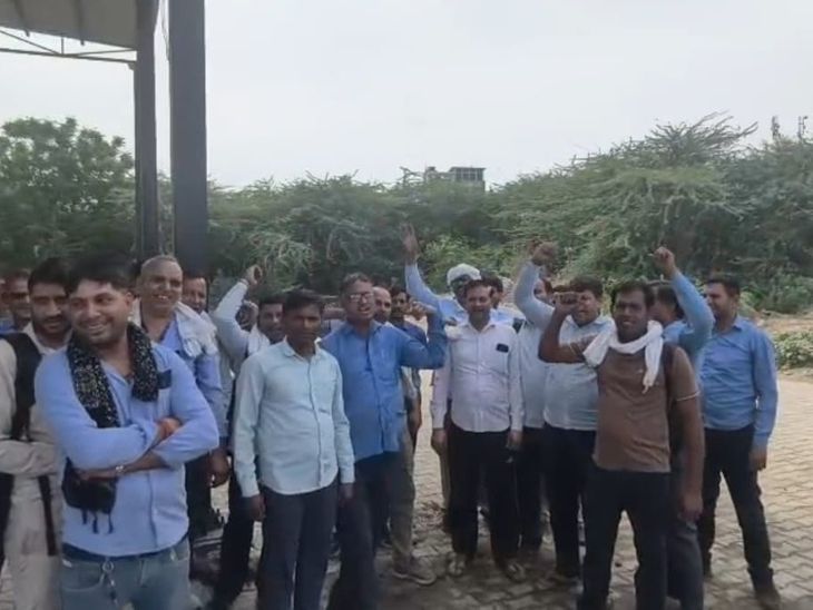 बल्लभगढ़ में सिटी बसों के ड्राइवर-कंडक्टरों का हंगामा:  आधे दिन तक बंद रही बस सेवा, ब्रेक फेल होने से घायल हुआ चालक – Ballabgarh News