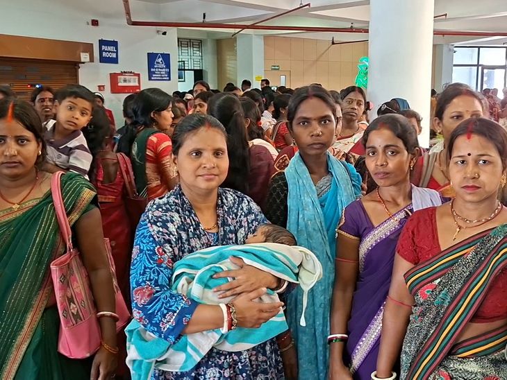 Dhanbad JSLPS Women Protest Unpaid Stipend; Economic Woes