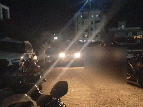 महाराष्ट्र के नासिक में कुएं में कार गिरी, 9 मौतें:  सभी एक ही परिवार के, इनमें 6 बच्चे भी शामिल